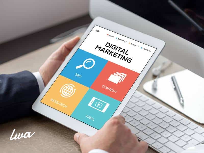 ¿Cómo ahorrar dinero con cursos virtuales de marketing digital?. Al realizar cursos virtuales de marketing digital y gratis, podrás realizar gran parte del trabajo por ti mismo