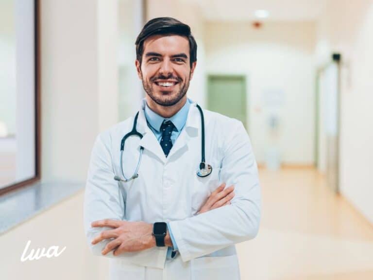 Marketing digital para médicos: SEO local y SEM para cirujanos plásticos, dermatólogos y ortodoncistas