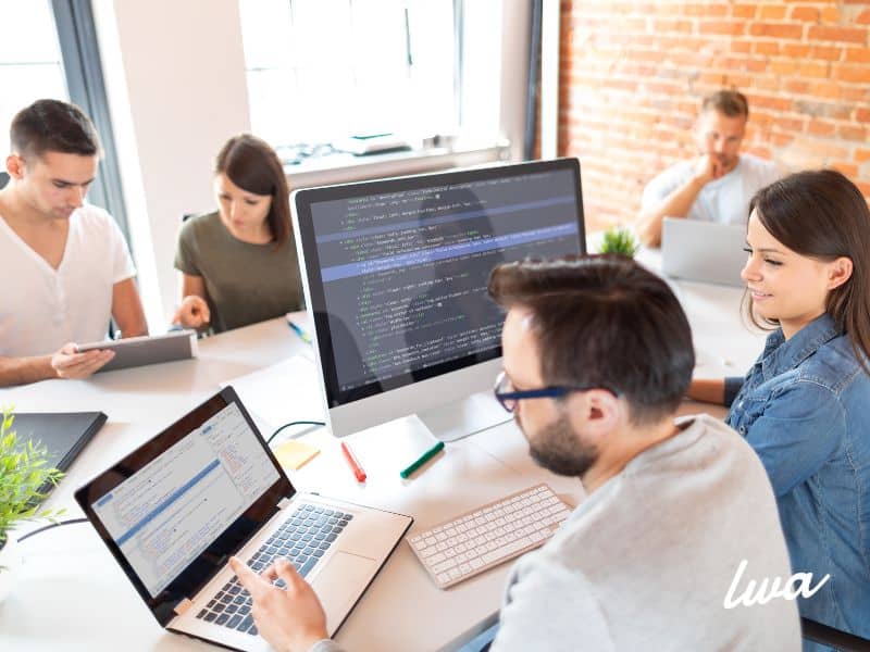 Manos a la Obra: 4 Pasos para Optimizar su Contenido para la IA
