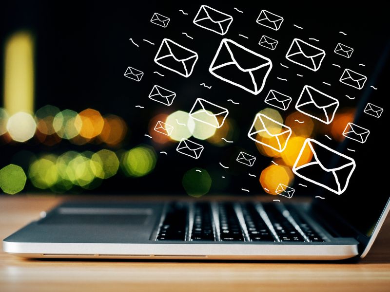 ¿Cómo hacer que el formulario envíe correos sin configurar un servidor (Backend)?