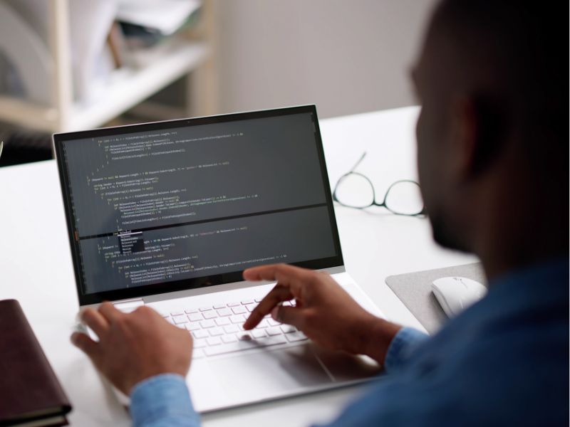 Crear formularios de contacto con IA: ¿Cómo generar el código de un formulario de contacto perfecto usando IA?
