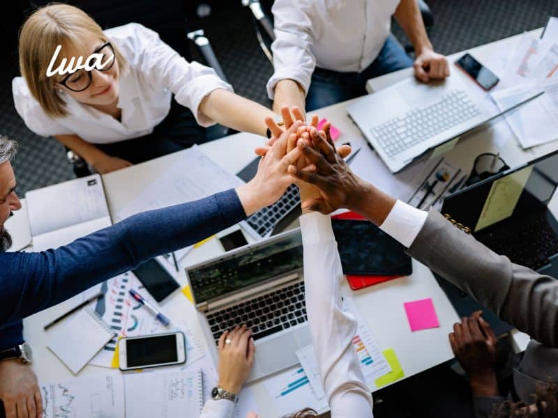 ¿Cómo construir una estrategia de SEO local para empresas de energía solar por etapas?